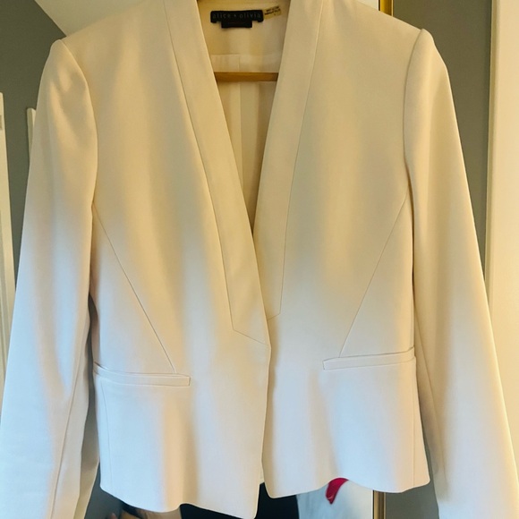 Alice + Olivia Off-White Blazer - Picture 3 of 6